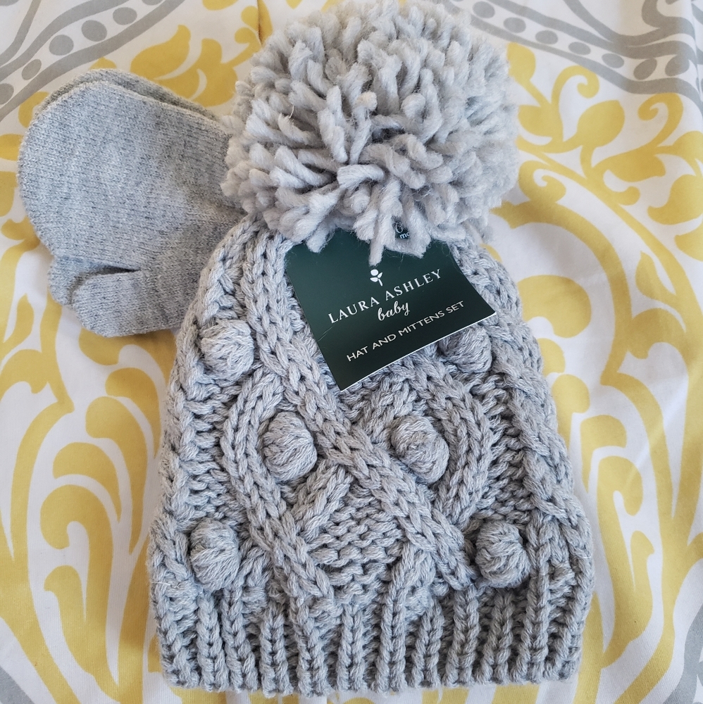 GRAY NEWBORN HAT & MITTEN SET